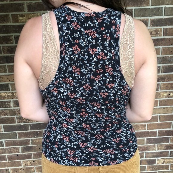 Floral Razorback tank top - Picture 3 of 3